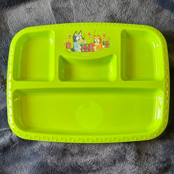 Disney Bluey Christmas Zak Designs Green 4 section plastic Plate brand new - Picture 1 of 2